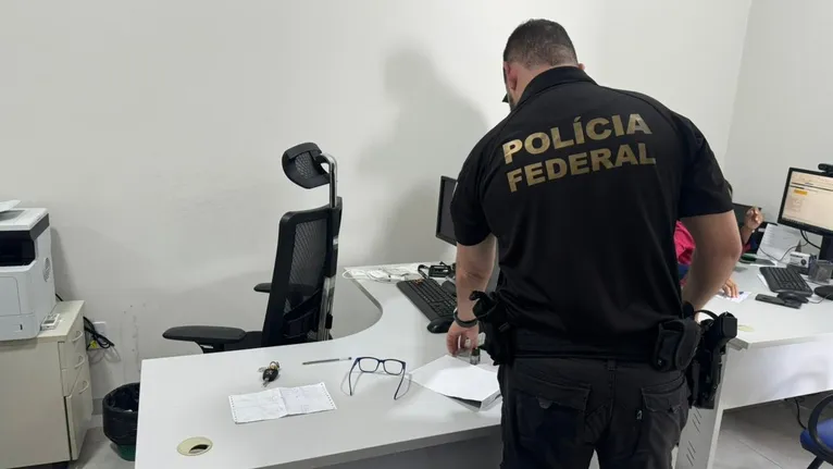 As investigações tiveram início após comunicação da própria Receita Federal, que identificou as fraudes