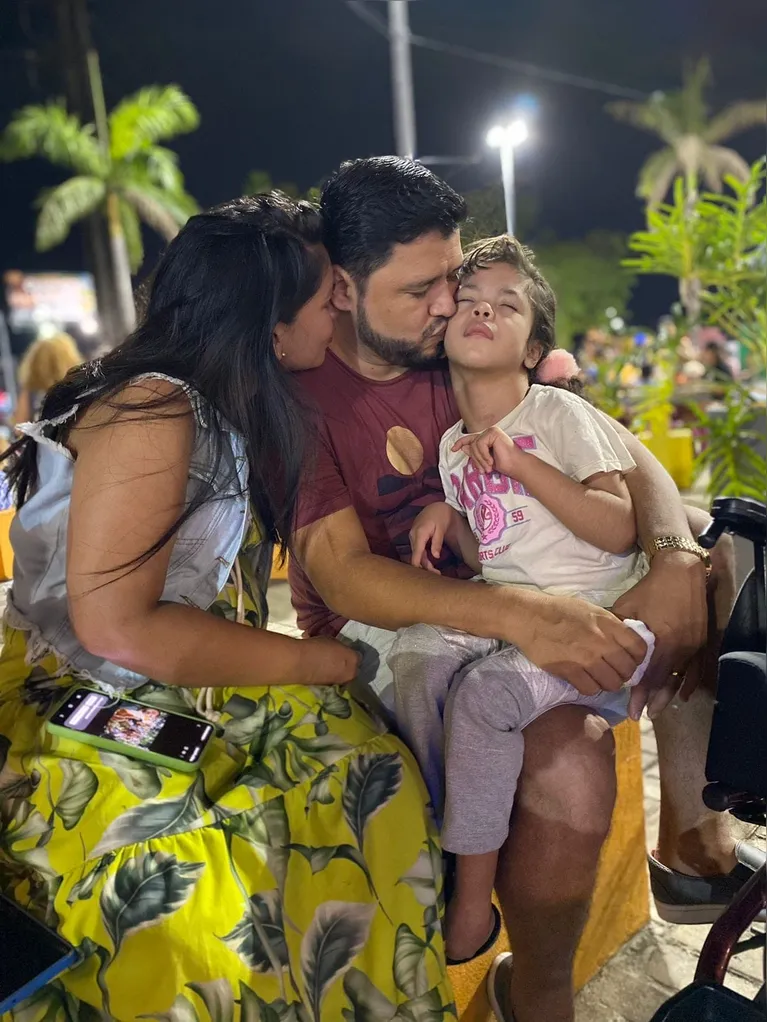 Linda Beatriz e família.