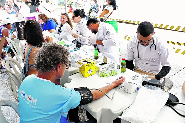 Diversos serviços como atendimento médico foram realizados durante o mutirão.