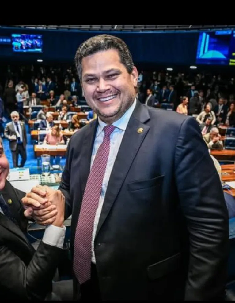 Davi Alcolumbre tenta voltar ao comando do Senado