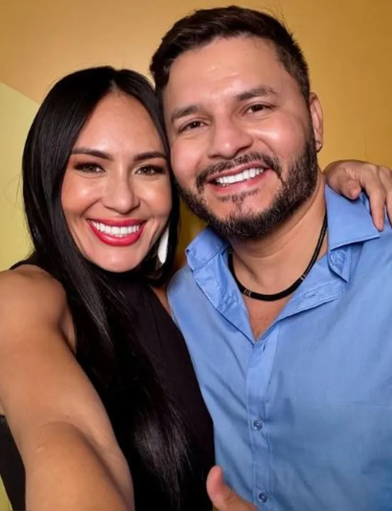 Marcelo Prata entrou no programa formando dupla com a esposa Arleane