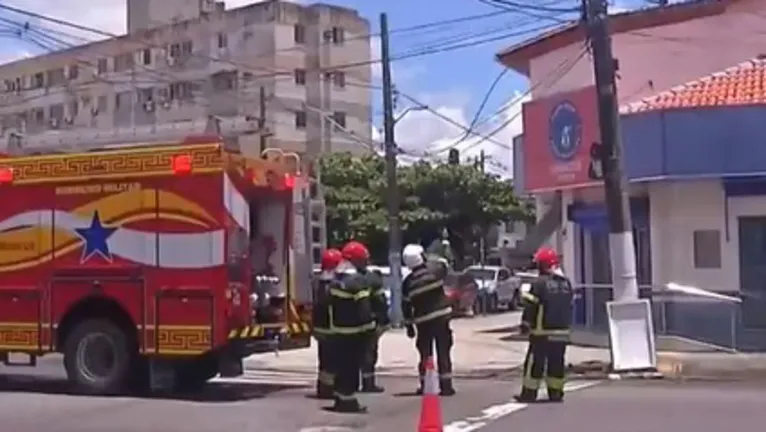 Bombeiros controlaram o curto