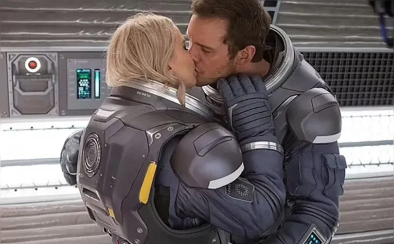 Jennifer Lawrence e Chris Pratt no filme "Passageiros", de 2016 .