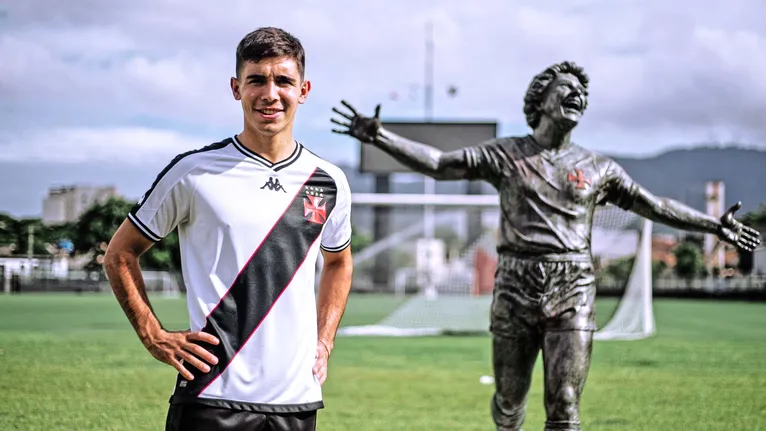 Sforza mostrou bom futebol no Vasco, mas não consegue seguir como titular