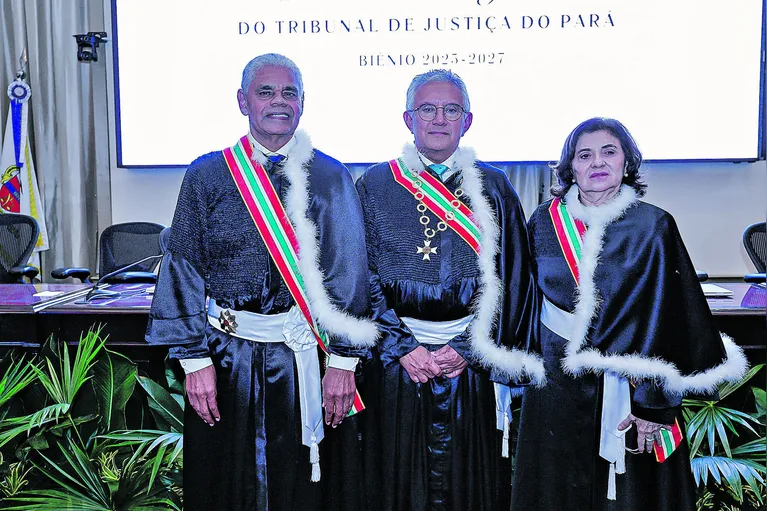 Luiz Gonzaga Neto, vice-presidente, Roberto Gonçalves de Moura, presidente, e Maria Etelvina Gemaque, corregedora-geral