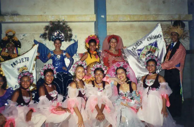 Shayane Negrão (roupa azul): amor pelo carnaval desde criancinha