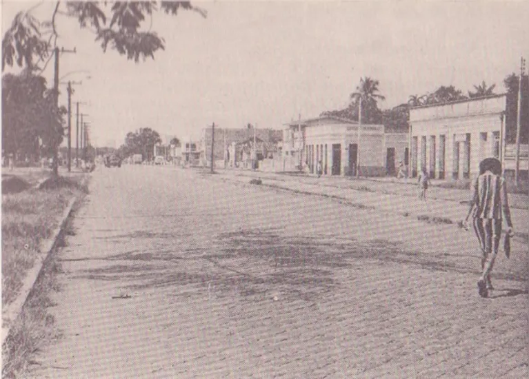 Avenida Pedro Miranda, na década de 1960: imagem do livro "Belém: estudo da geografia urbana", de Antonio Rocha Penteado (1968).