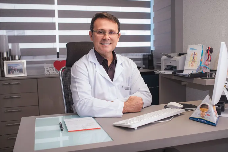 Médico João Frederico Andrade, urologista e especialista em transplante renal