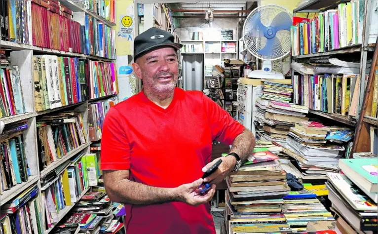 O livreiro Antônio Jorge de Souza criou o 'Seb Aqruivo Cultural' como uma resposta a uma antiga paixão da infância que o acompanhou a vida toda: a leitura.