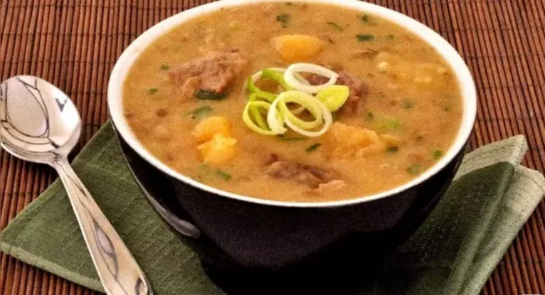 Caldo de vaca atolada.