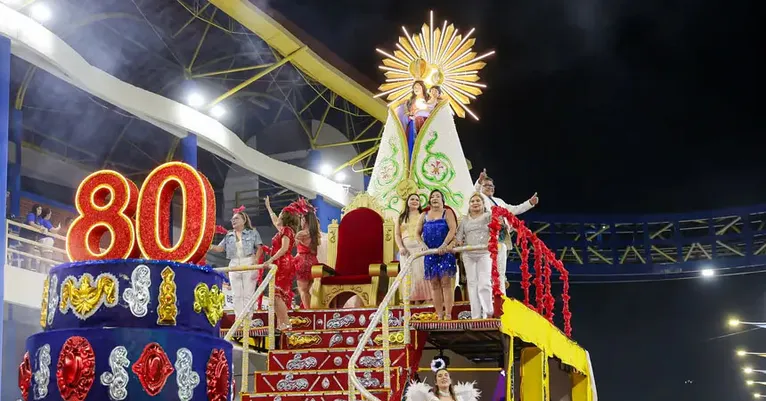 Confira a primeira noite dos desfiles de Carnaval de Belém