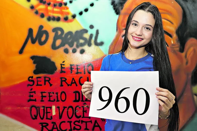 Klysia Costa, 18 anos, espera que a boa nota na redação ajude a entrar no curso de Psicologia.