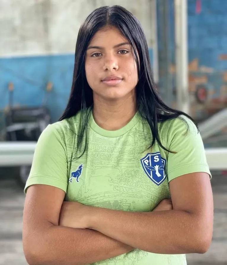 Ana Gabriella, jovem remadora do Paysandu convocada para a seleção brasileira de regatas.