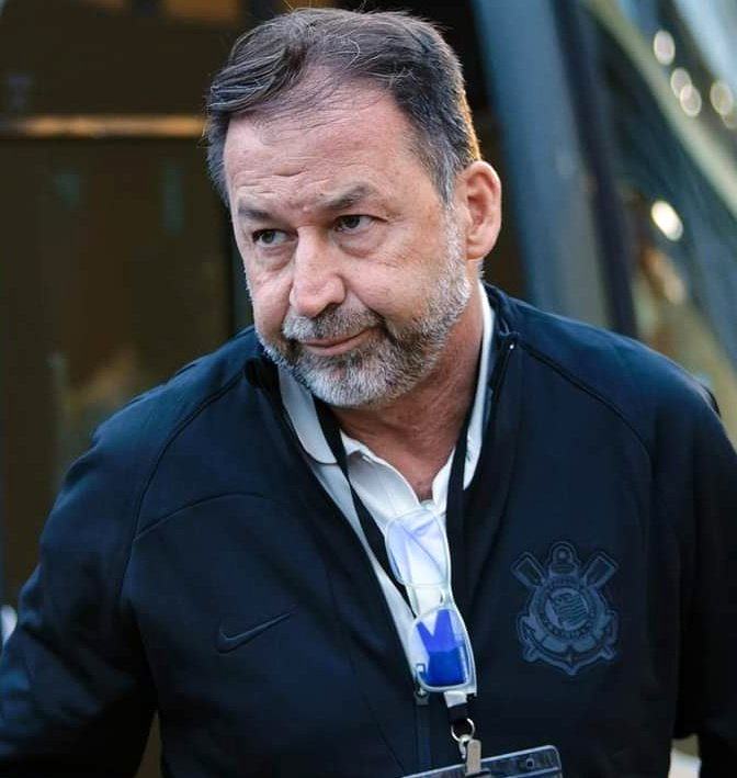 Augusto Melo diz estar sofrendo golpe