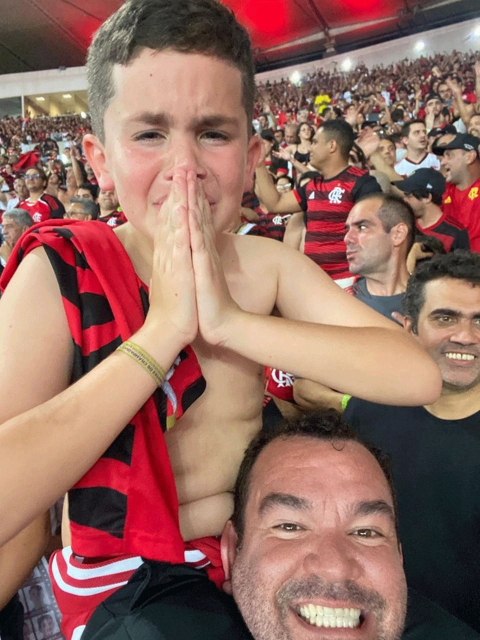 Diego e o filho Dieguinho no jogo Flamengo 5 x 0 Grêmio pela Libertadores de 2019.