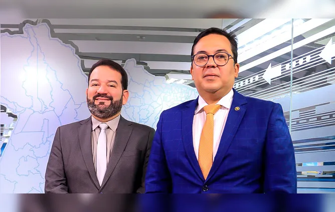 Dr. Gustavo Pinheiro da Silva e Cássio Bitar no estúdio da RBA TTV após gravação do especial.