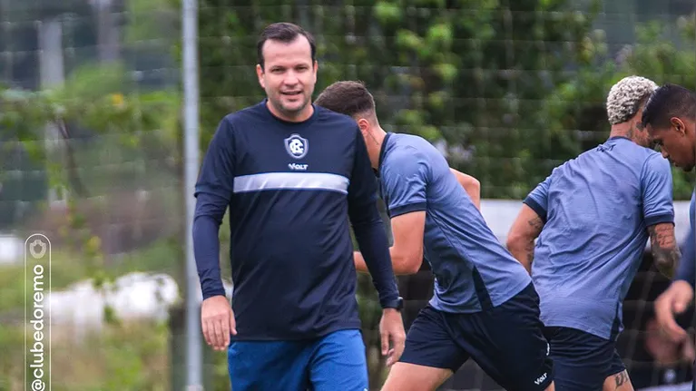 Treinador azulino vem agradando a torcida