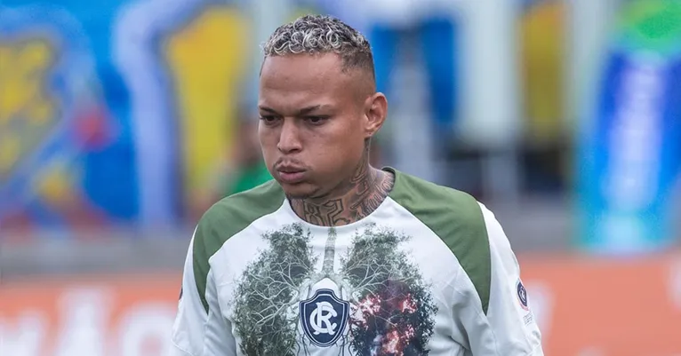 Atacante terminou o jogo contra o Volta Redonda lesionado após retornar de lesão sofrida no Re-Pa
