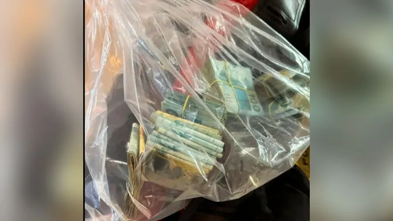 Mais de R$ 51.000 em espécie foram apreendidos durante a operação