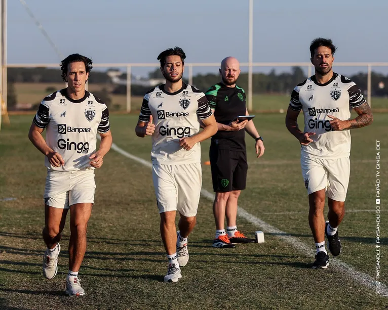 Nicolas, Vilela e Maurício Antônio no treino do Paysandu