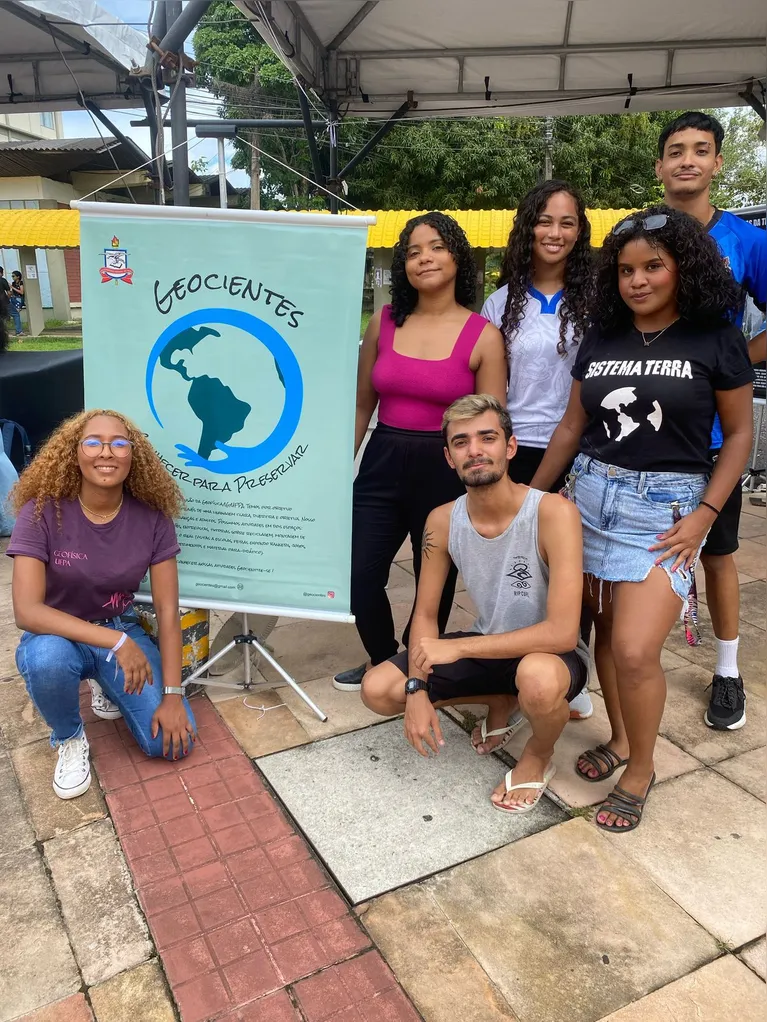 A equipe do Geocientes comemora conquistas em dois anos de programa