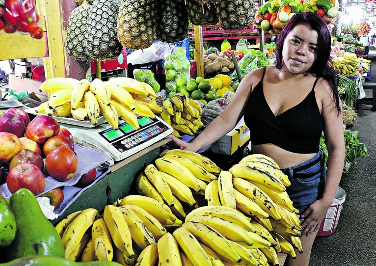 Gabrielle Alves, 24, estava com 19 anos. A feirante lembra que teve a doença e ficou muito apreensiva por ser asmática