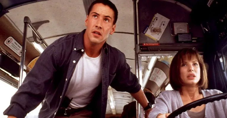 Keanu Reeves e Sandra Bullock protagonizaram ‘Velocidade Máxima’.