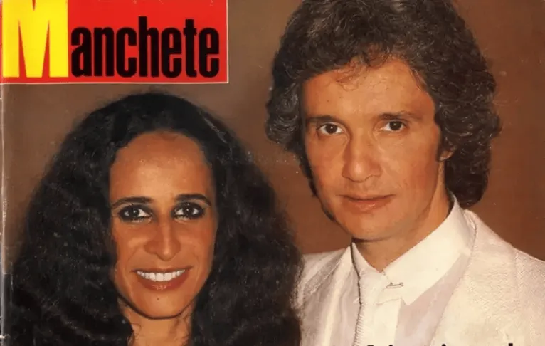Roberto Carlos e Maria Bethânia em capa de revista.