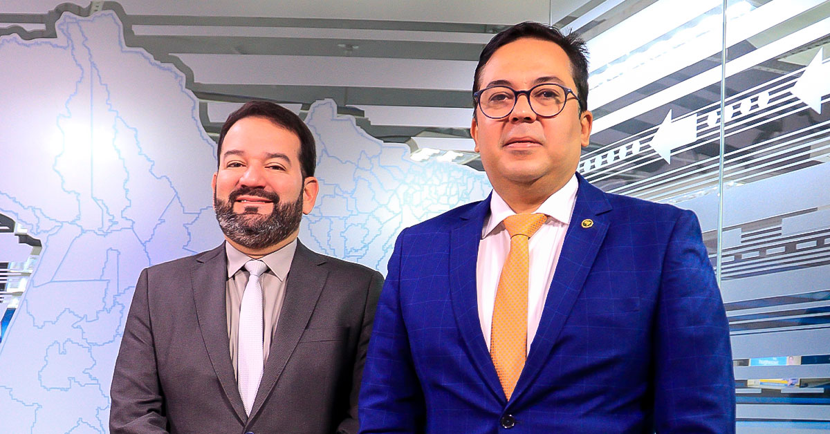 Dr. Gustavo Pinheiro da Silva e Cássio Bitar no estúdio da RBA TTV após gravação do especial.