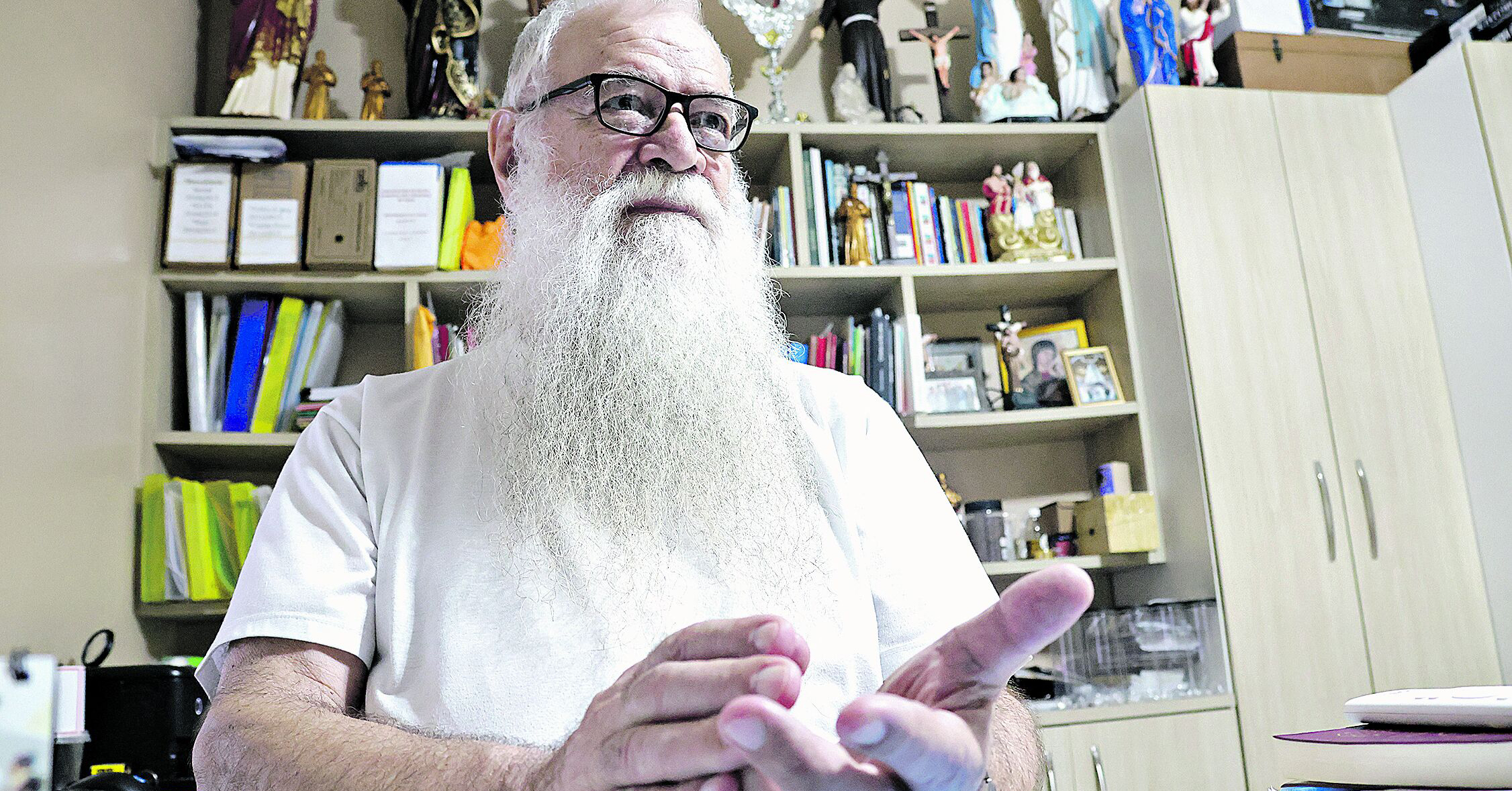 Ao longo desses anos, Francisco consolidou uma imagem de líder próximo do povo, trazendo para o centro da fé valores como misericórdia e solidariedade.
