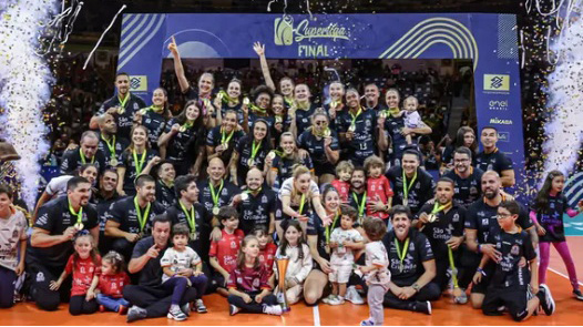 Osasco é campeão da Superliga Feminina