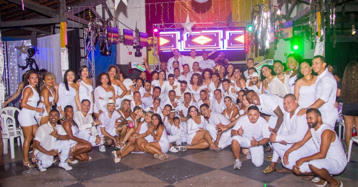 Integrantes do Potentes do brega reunidos em um evento do fã clube.