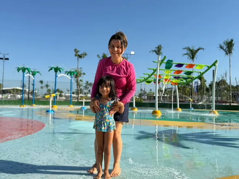Sofía, 4 e a mãe, Jonaíres Vieira.