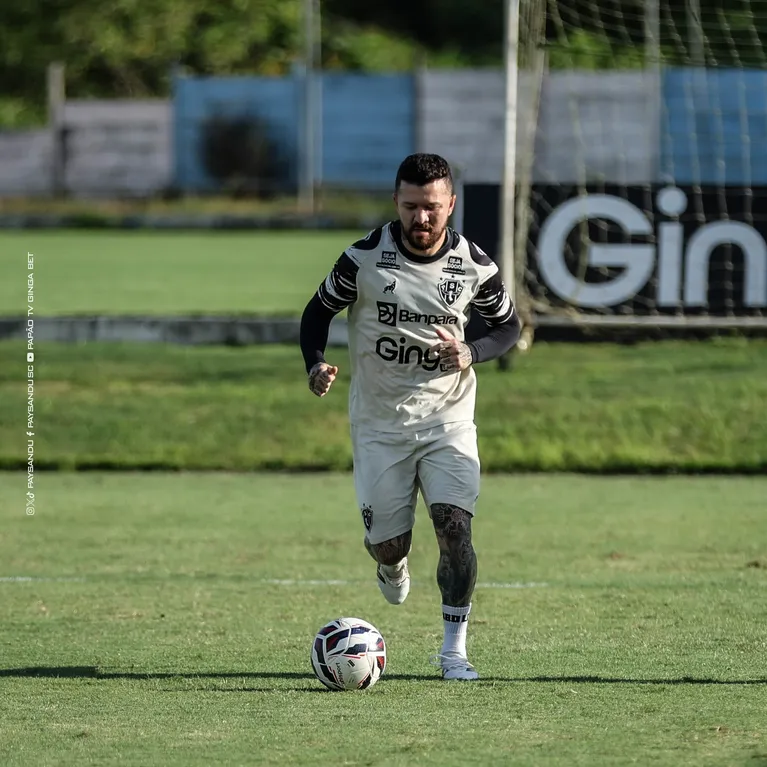 Rossi já trabalha com bola no CT do Paysandu