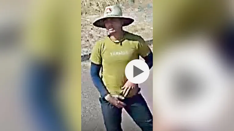 Um dos suspeitos estava com camisa esverdeada e chapéu