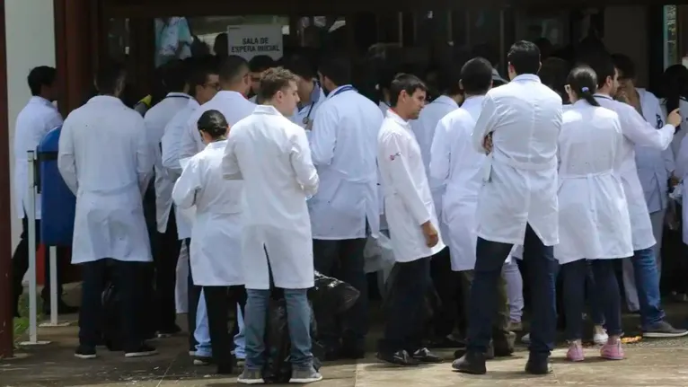 Especialistas em educação médica reforçam a importância da preparação adequada para o Enamed. “Trata-se de um marco na avaliação da formação em saúde no Brasil.