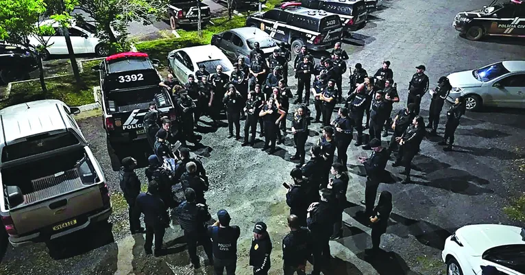 A ação resultou na prisão de 16 pessoas e no cumprimento de 21 mandados de busca e apreensão.