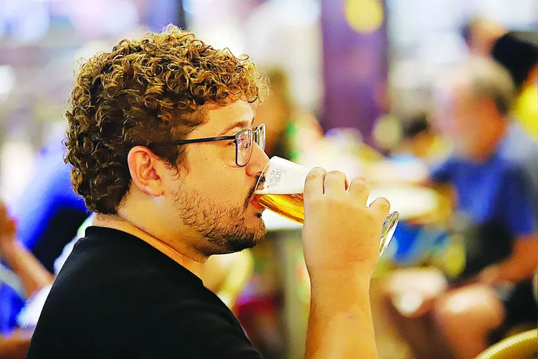 Lucas Araújo, 28, professor, diz que não é só o ato de beber que torna a experiência especial.