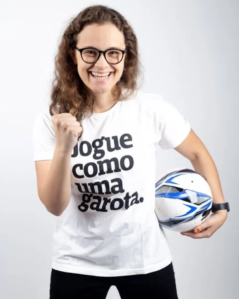 “Não chego aqui só por mim, mas também por todas as meninas e mulheres que sonharam com isso um dia.”
