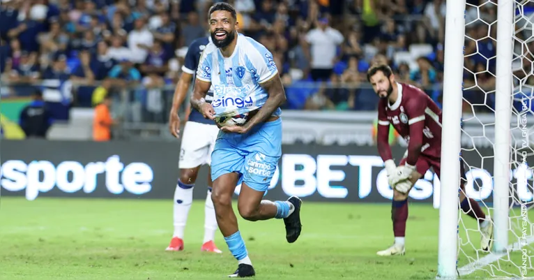 Já são 5 gols em 8 jogos