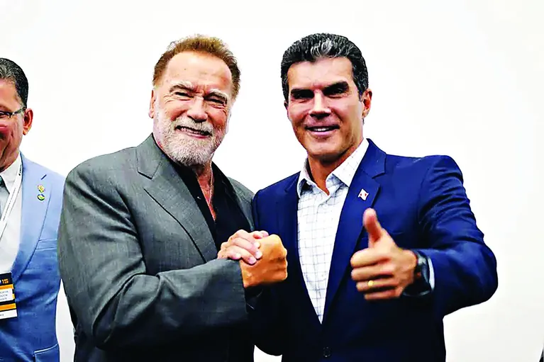 Helder convidou o ator e ex-governador Califórnia a participar da COP 30, em Belém