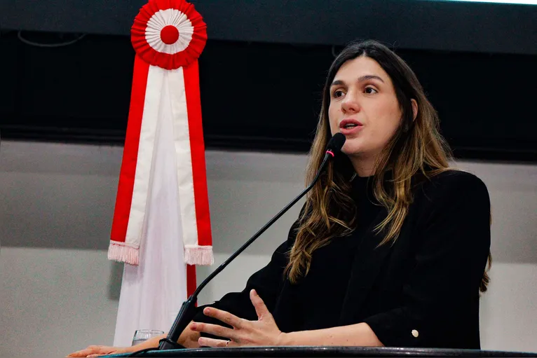 Deputada Paula Titan (MDB)