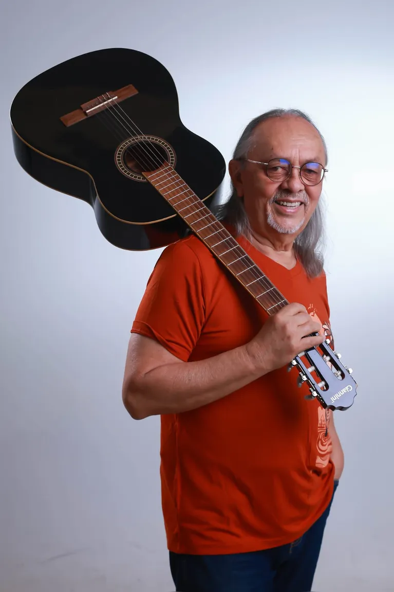 "O ‘Amazônias’ propõe uma experiência sensorial e afetiva a partir do repertório de Nilson Chaves, um dos maiores representantes da música popular amazônica, indicado ao Grammy em 2000", destaca o produtor do projeto, San Marcelo.