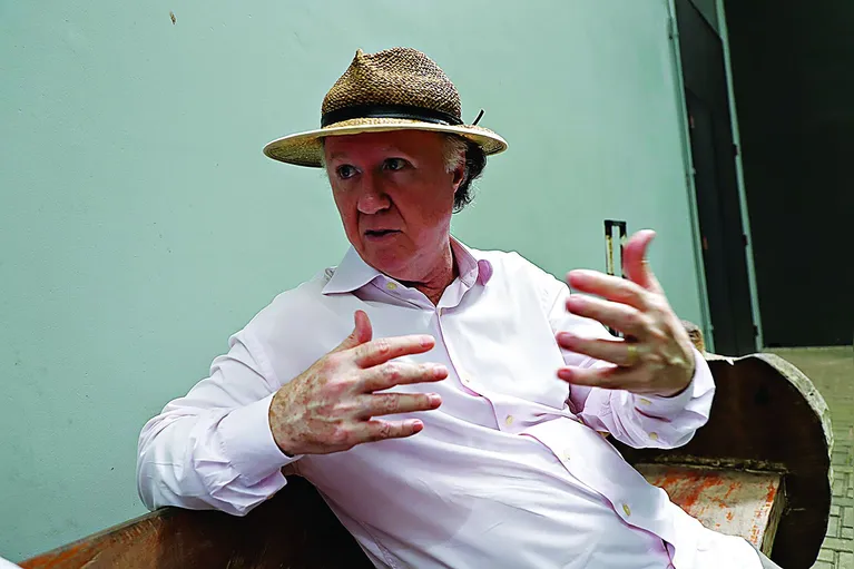 Diretor Nilson Gambar Junio ( diretor do Goeldi) fala da restauração que será feita na  antiga casa do  fundador do museu Emíllioo Goeldi.