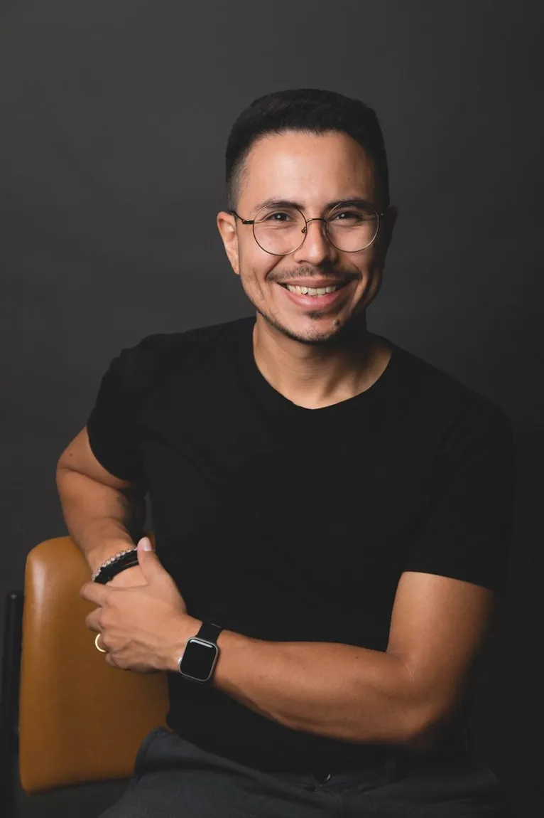 Jonathan Sarraf, médico por formação e fundador da Portí, uma healthtech voltada à organização financeira de profissionais da saúde.