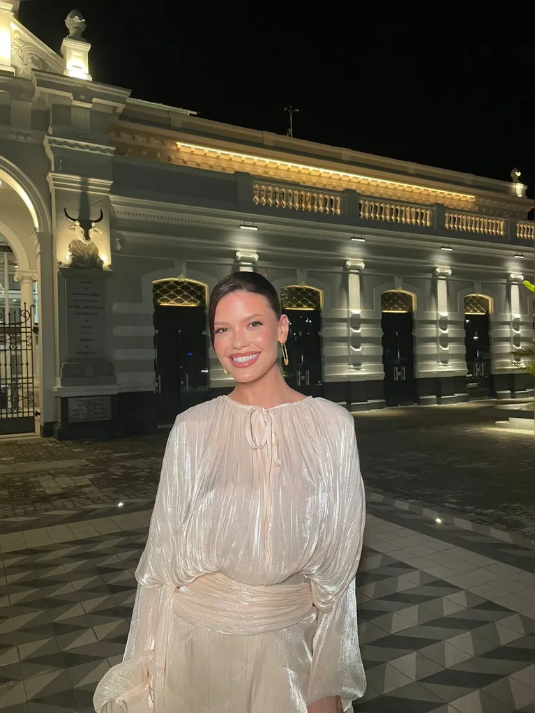A atriz Vitória Strada demonstrou toda a sua animação em conhecer a capital paraense
