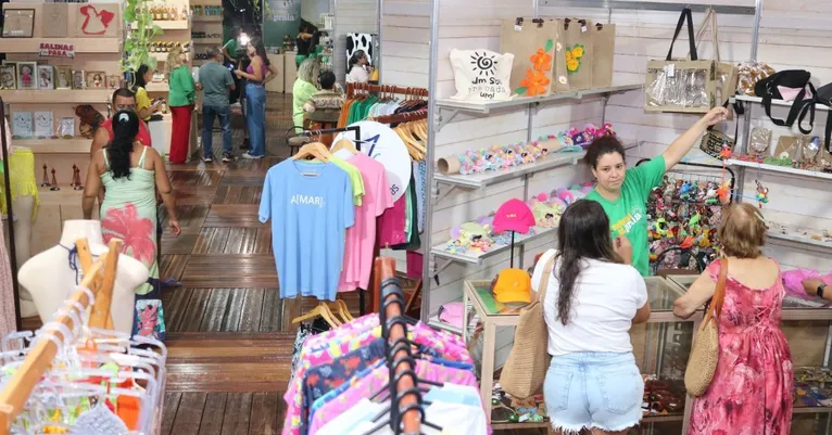 Evento gratuito na Orla do Maçarico reúne produtos de diversas regiões do Pará.