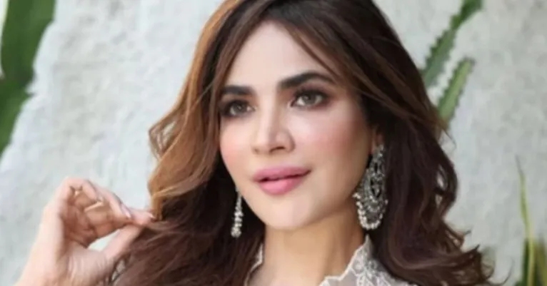 Humaira Asghar, de 32 anos, participou da versão local do Big Brother no Paquistão
