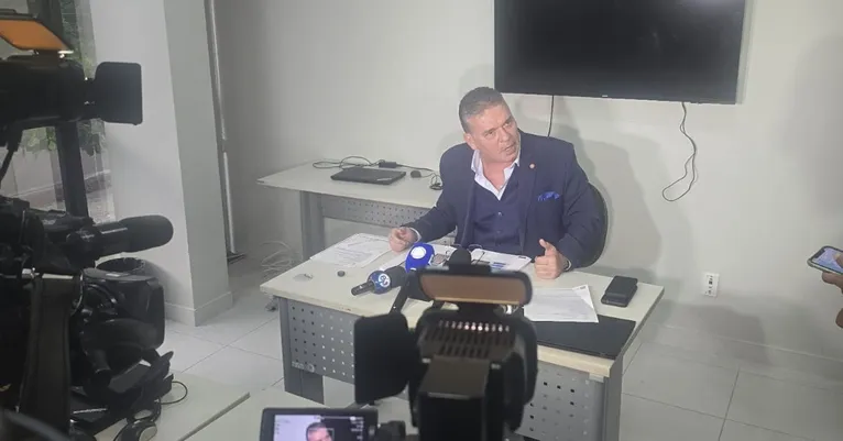 Promotor de Justiça Arnaldo Azevedo dá detalhes de investigação contra Daniel Santos.
