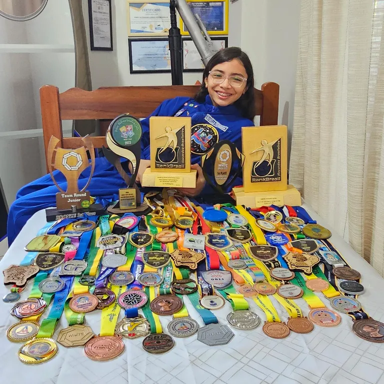 Isabella foi nomeada duas vezes como uma das crianças mais talentosas do mundo pelo International Star Kids Awards,